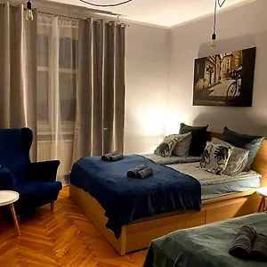  Apartament Lares And Penates Polska
